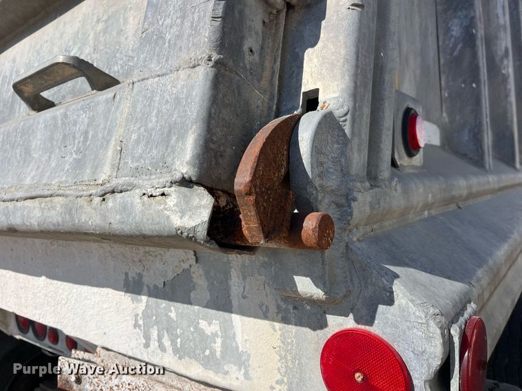 image for item EH2871 1994 Mate end dump trailer