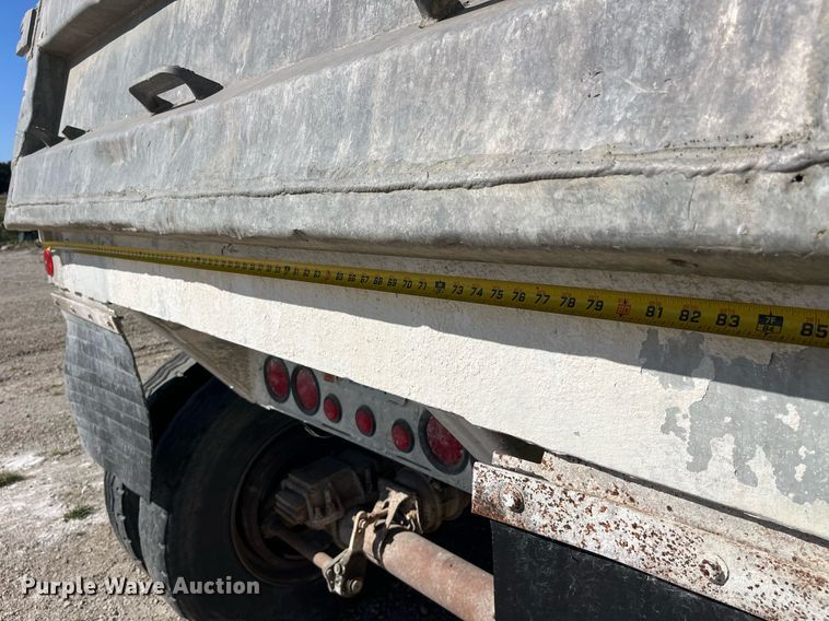 image for item EH2871 1994 Mate end dump trailer