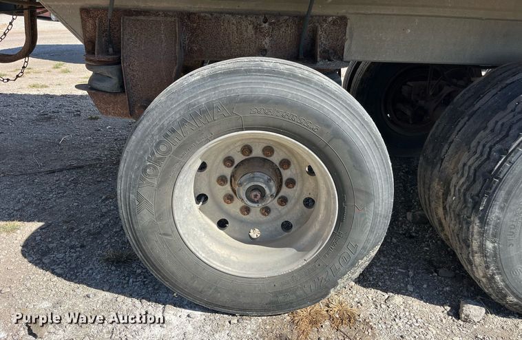 image for item EH2871 1994 Mate end dump trailer