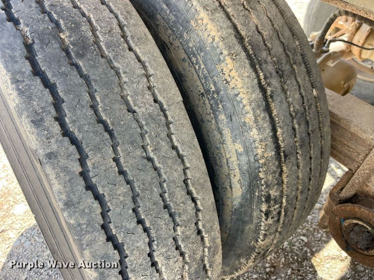 image for item EH2871 1994 Mate end dump trailer