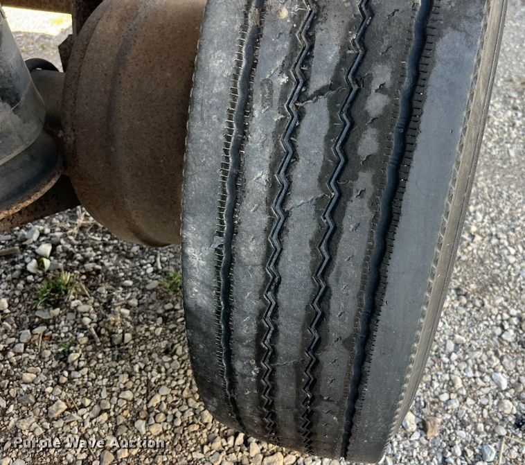 image for item EH2871 1994 Mate end dump trailer