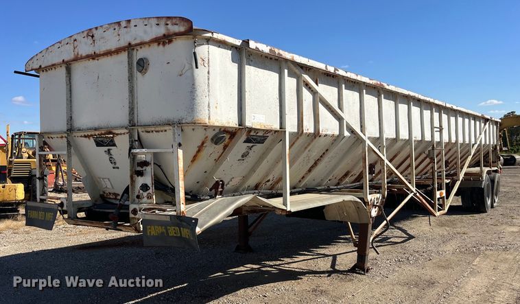 image for item EH2876 1995 Farm Bed Mfg Eagle Bridge live bottom trailer