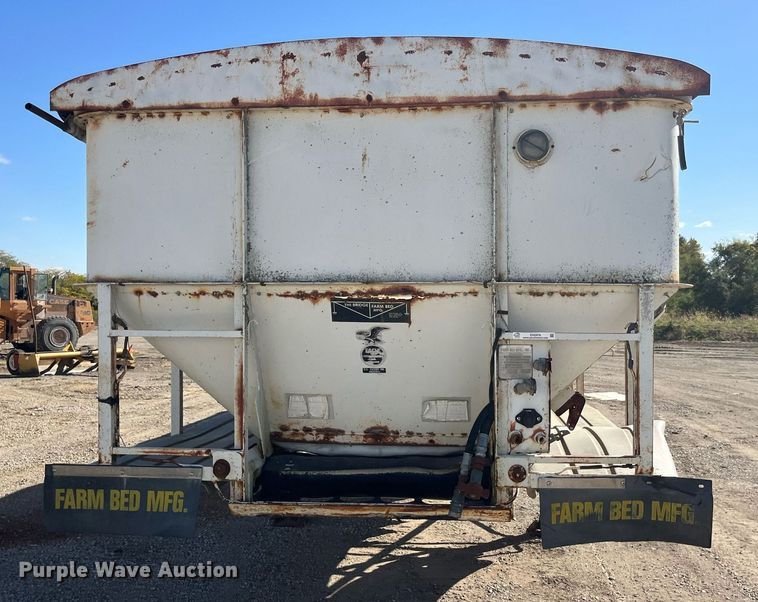 image for item EH2876 1995 Farm Bed Mfg Eagle Bridge live bottom trailer