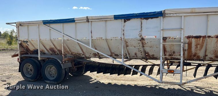 image for item EH2876 1995 Farm Bed Mfg Eagle Bridge live bottom trailer