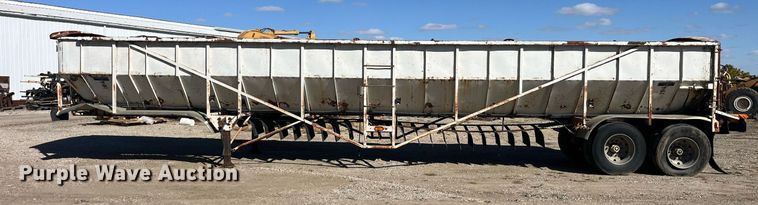 image for item EH2876 1995 Farm Bed Mfg Eagle Bridge live bottom trailer