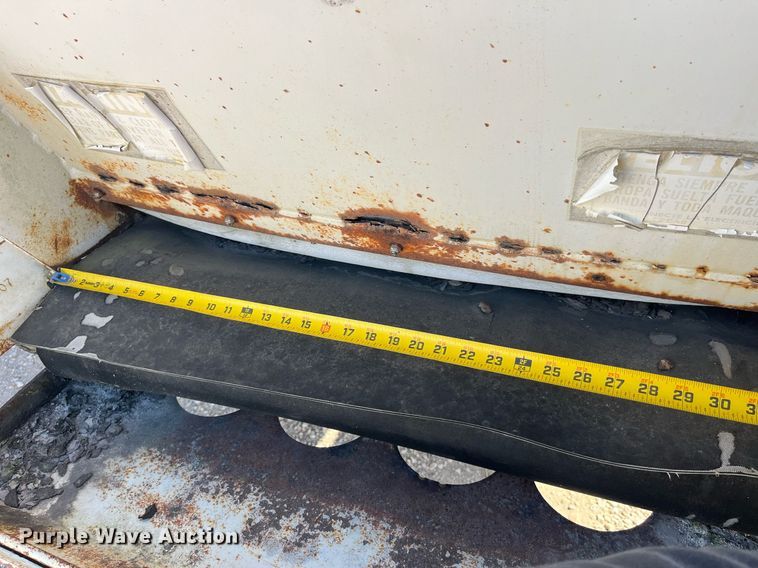 image for item EH2876 1995 Farm Bed Mfg Eagle Bridge live bottom trailer