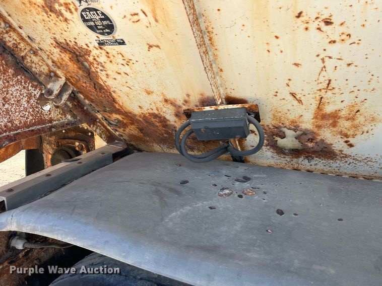 image for item EH2876 1995 Farm Bed Mfg Eagle Bridge live bottom trailer