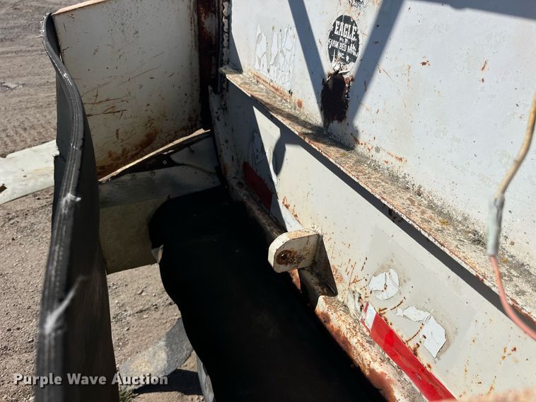 image for item EH2876 1995 Farm Bed Mfg Eagle Bridge live bottom trailer