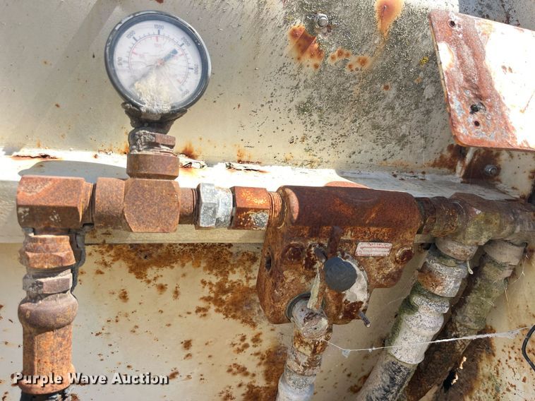 image for item EH2876 1995 Farm Bed Mfg Eagle Bridge live bottom trailer