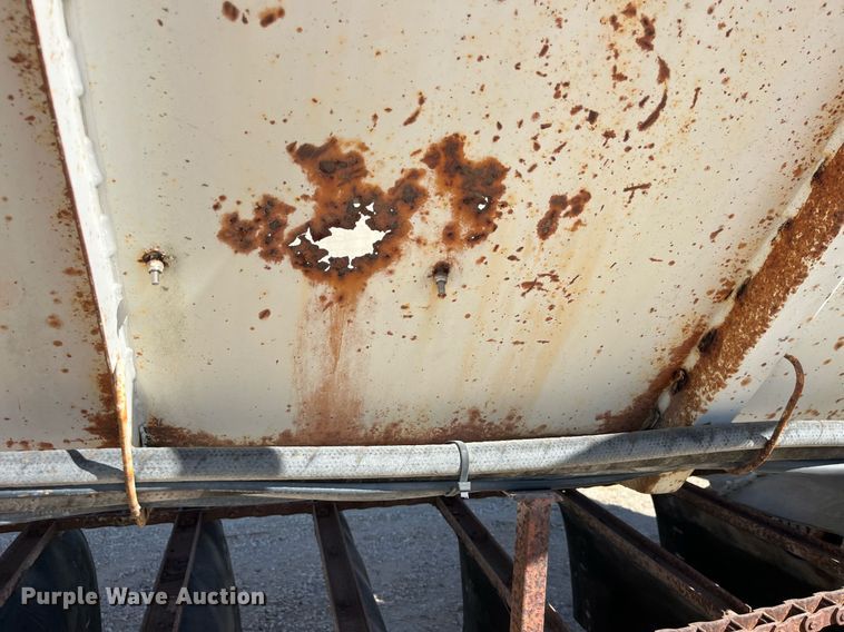 image for item EH2876 1995 Farm Bed Mfg Eagle Bridge live bottom trailer