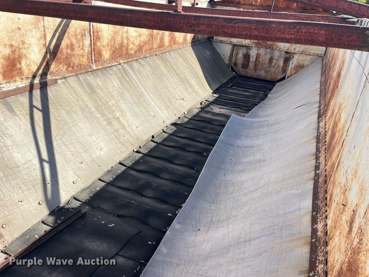 image for item EH2876 1995 Farm Bed Mfg Eagle Bridge live bottom trailer