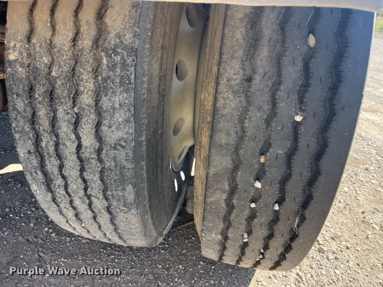 image for item EH2876 1995 Farm Bed Mfg Eagle Bridge live bottom trailer