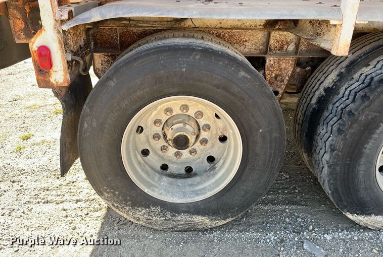 image for item EH2876 1995 Farm Bed Mfg Eagle Bridge live bottom trailer