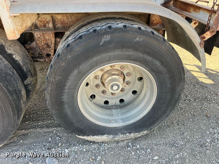 image for item EH2876 1995 Farm Bed Mfg Eagle Bridge live bottom trailer