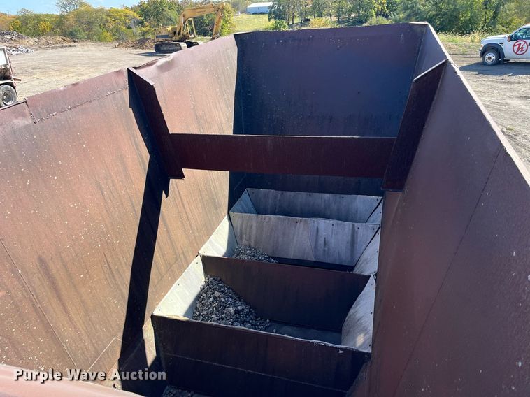 image for item EH2877 1975 Load King bottom dump trailer