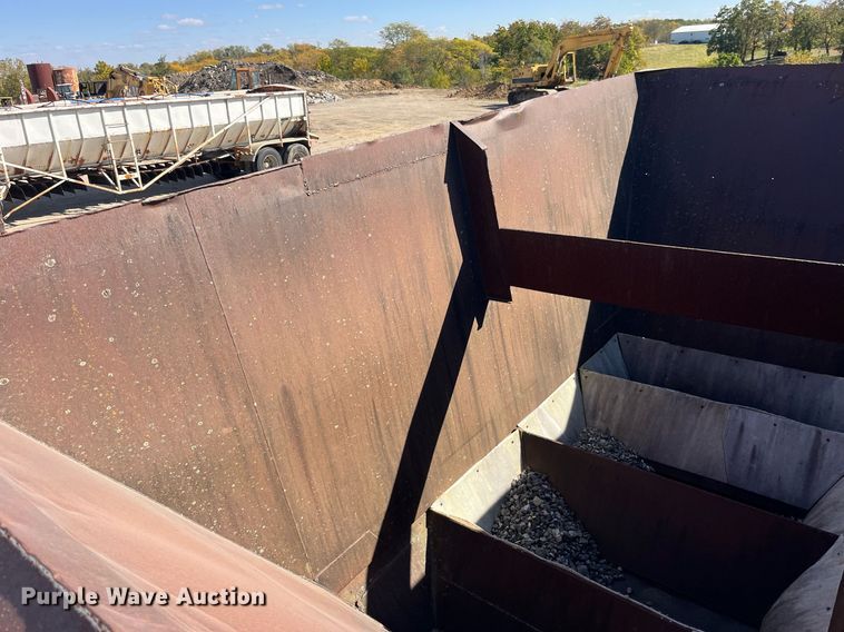 image for item EH2877 1975 Load King bottom dump trailer