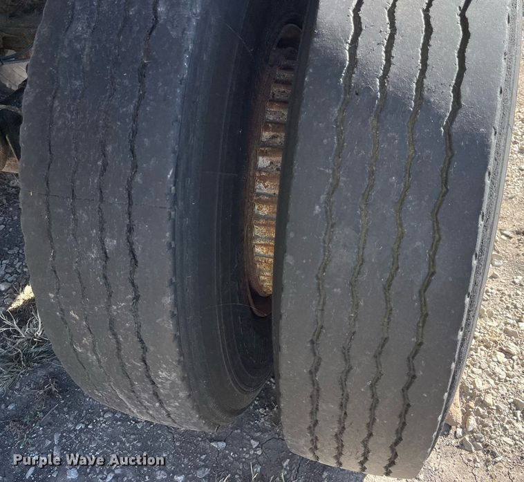 image for item EH2877 1975 Load King bottom dump trailer