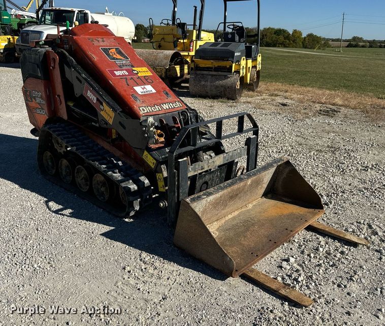 image for item EH7087 2020 Ditch Witch SK800 compact utility loader
