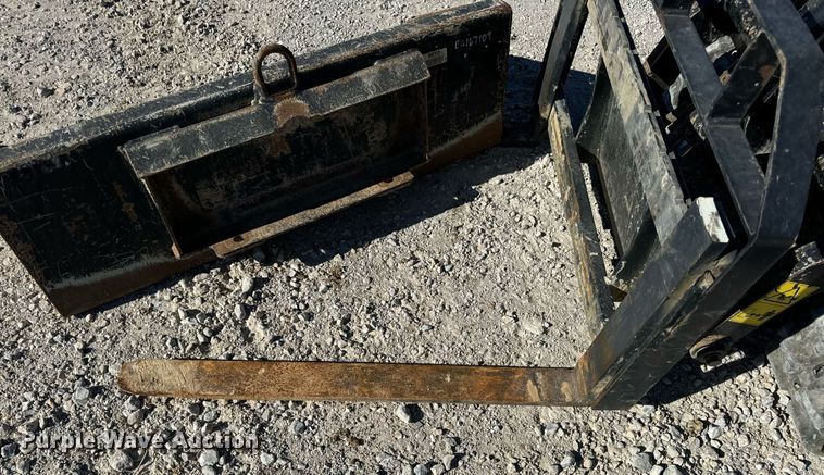 image for item EH7087 2020 Ditch Witch SK800 compact utility loader