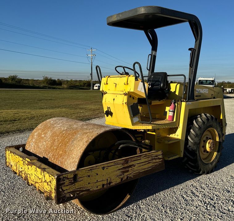 image for item EH7088 Bomag BW142D-2 single drum vibratory roller