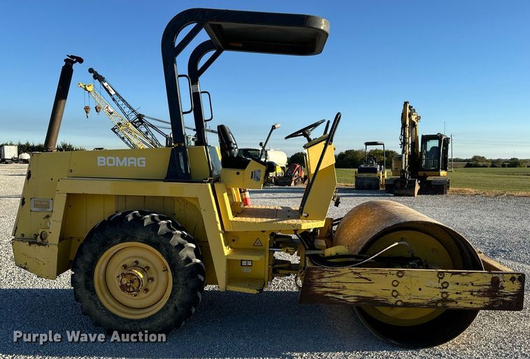 image for item EH7088 Bomag BW142D-2 single drum vibratory roller