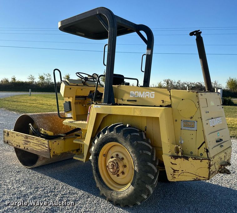 image for item EH7088 Bomag BW142D-2 single drum vibratory roller