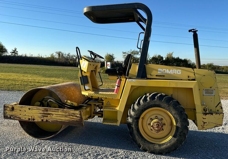 image for item EH7088 Bomag BW142D-2 single drum vibratory roller