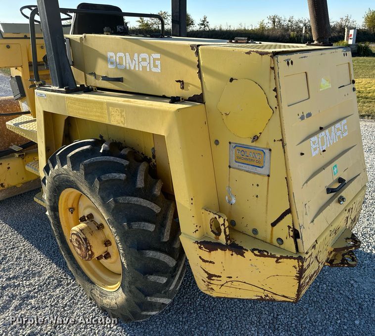 image for item EH7088 Bomag BW142D-2 single drum vibratory roller