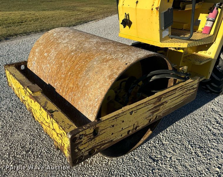 image for item EH7088 Bomag BW142D-2 single drum vibratory roller
