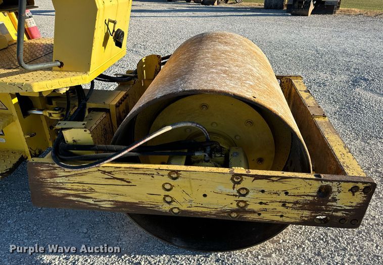 image for item EH7088 Bomag BW142D-2 single drum vibratory roller