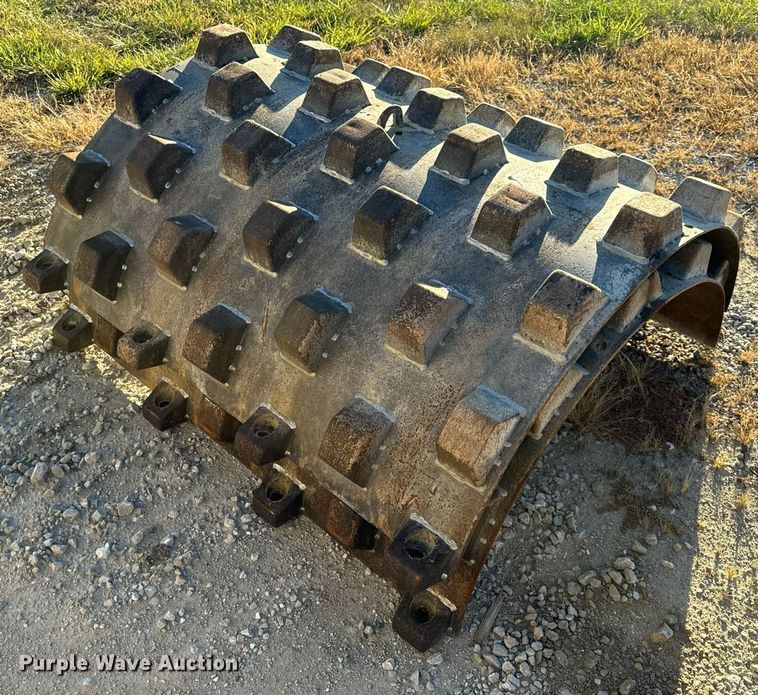 image for item EH7088 Bomag BW142D-2 single drum vibratory roller