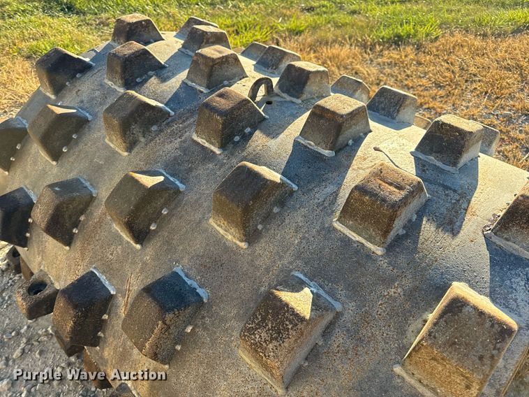 image for item EH7088 Bomag BW142D-2 single drum vibratory roller