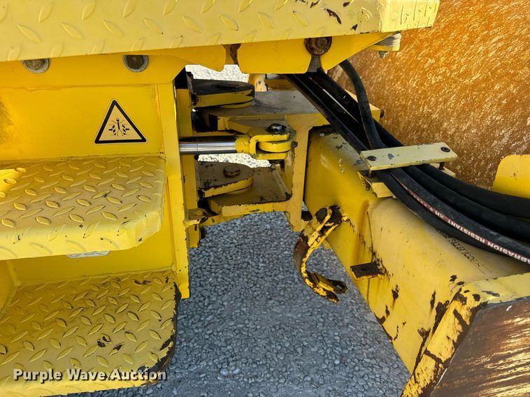 image for item EH7088 Bomag BW142D-2 single drum vibratory roller