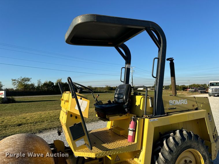image for item EH7088 Bomag BW142D-2 single drum vibratory roller