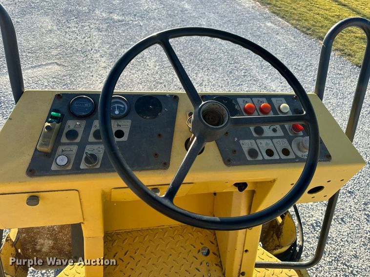 image for item EH7088 Bomag BW142D-2 single drum vibratory roller