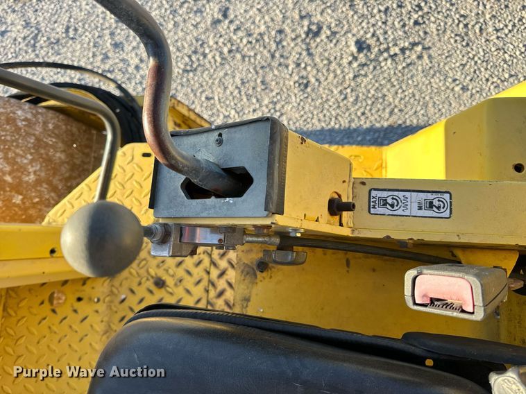 image for item EH7088 Bomag BW142D-2 single drum vibratory roller