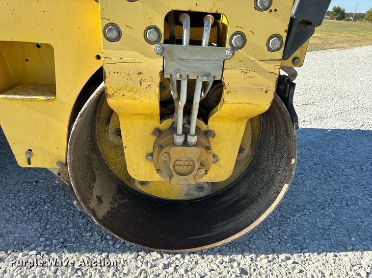 image for item EH7089 2001 Bomag BW120AD-3 double drum vibratory roller