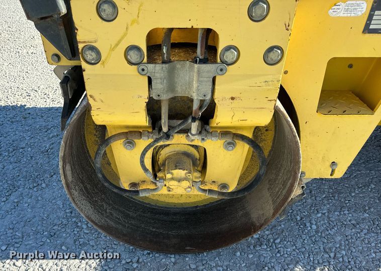 image for item EH7089 2001 Bomag BW120AD-3 double drum vibratory roller