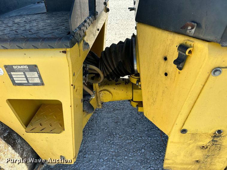 image for item EH7089 2001 Bomag BW120AD-3 double drum vibratory roller