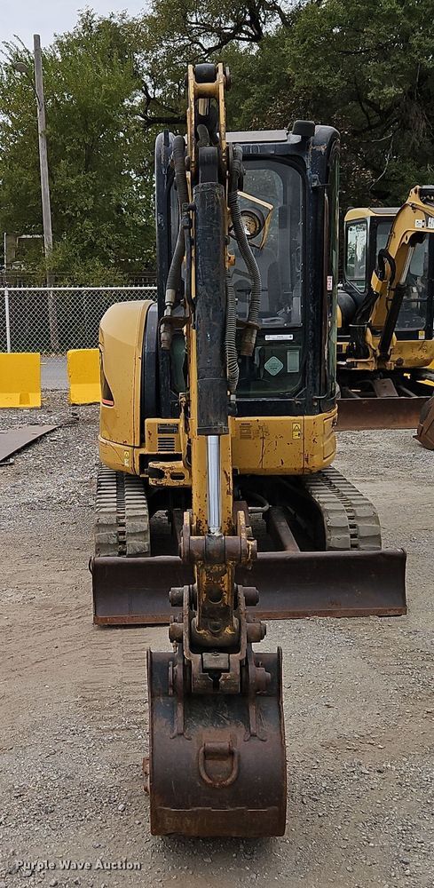image for item EI8435 2006 Caterpillar 303C CR mini excavator