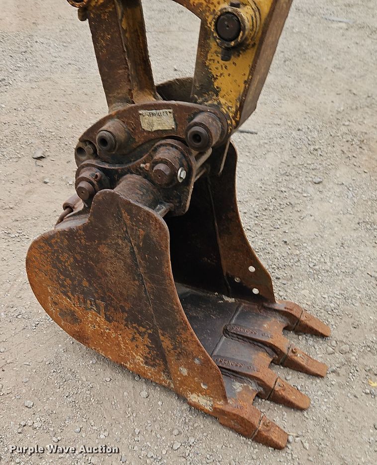 image for item EI8435 2006 Caterpillar 303C CR mini excavator