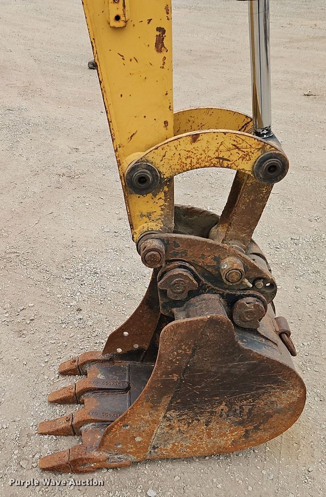 image for item EI8435 2006 Caterpillar 303C CR mini excavator