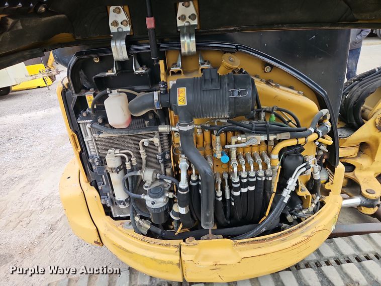 image for item EI8435 2006 Caterpillar 303C CR mini excavator