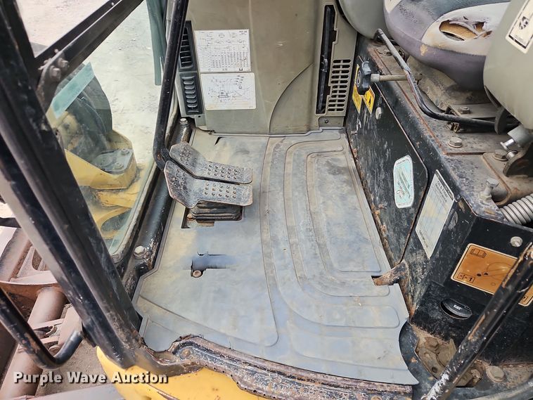 image for item EI8435 2006 Caterpillar 303C CR mini excavator