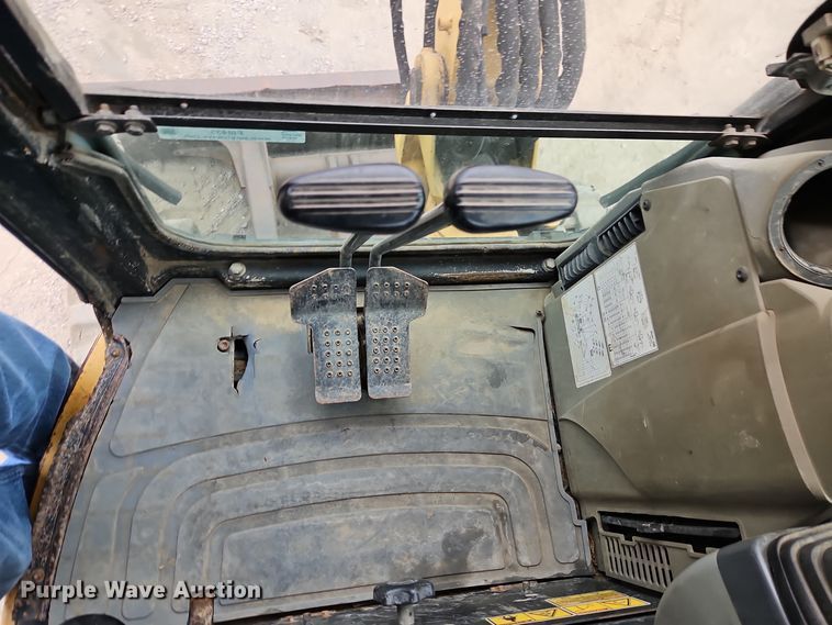 image for item EI8435 2006 Caterpillar 303C CR mini excavator