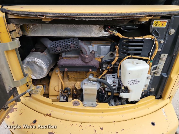 image for item EI8435 2006 Caterpillar 303C CR mini excavator