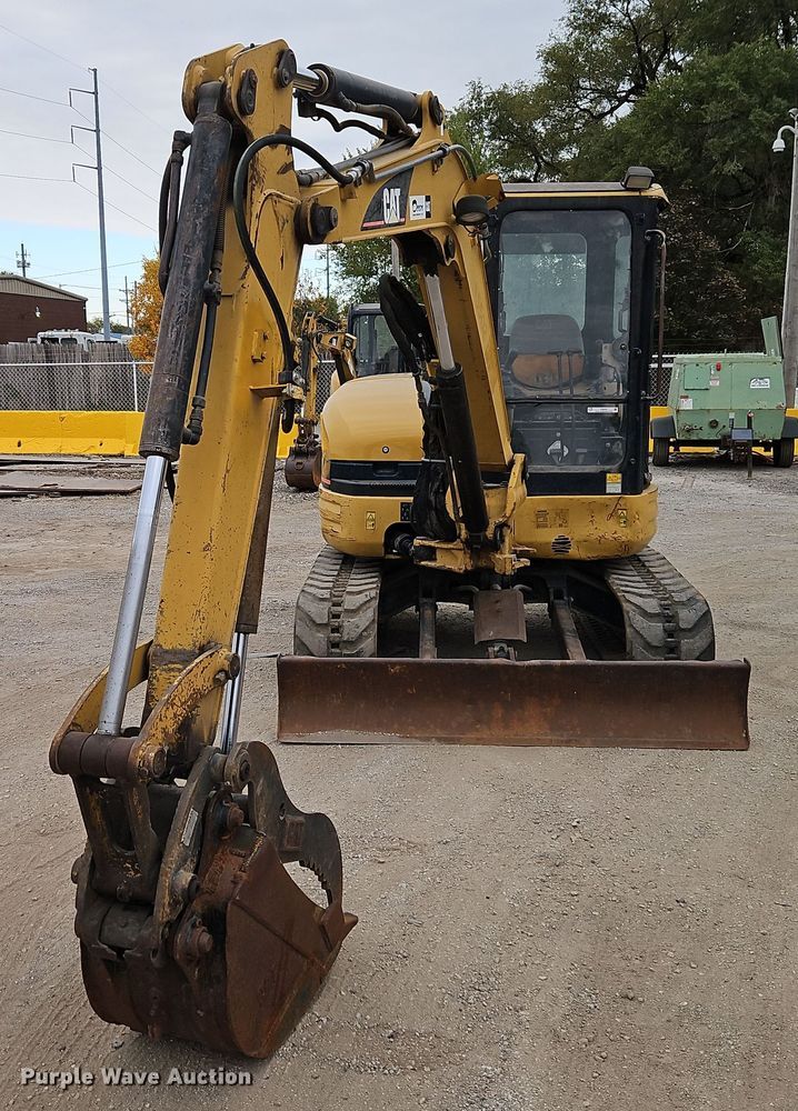 image for item EI8436 2005 Caterpillar  304 CR mini excavator