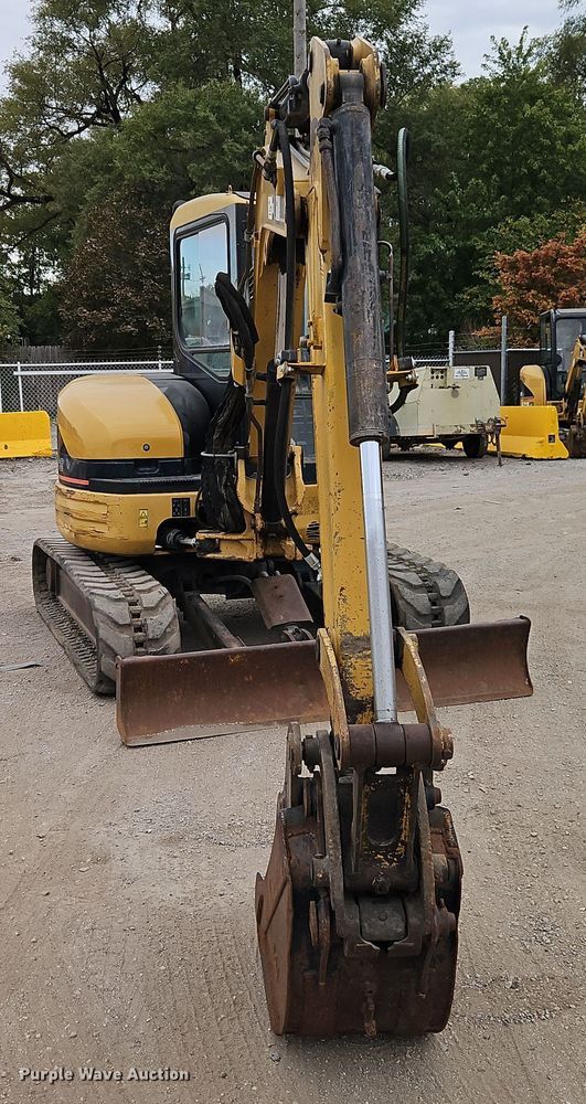 image for item EI8436 2005 Caterpillar  304 CR mini excavator
