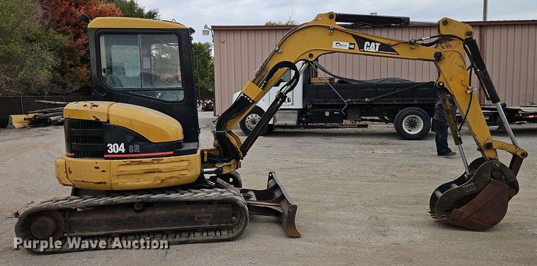 image for item EI8436 2005 Caterpillar  304 CR mini excavator