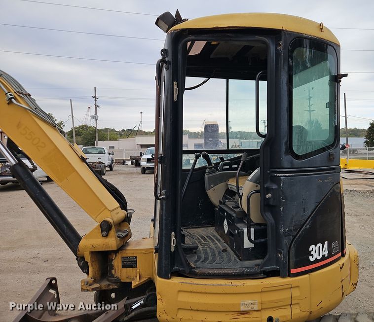 image for item EI8436 2005 Caterpillar  304 CR mini excavator